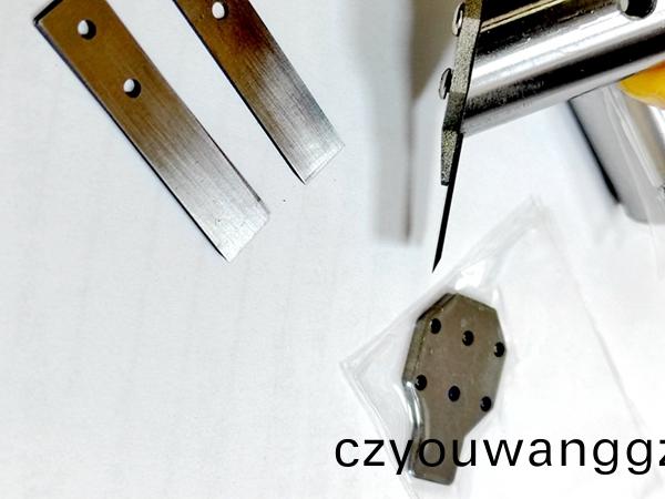 鏟(chan)片(pian)機之(zhi)覈心(xin)：鏟(chan)片刀(dao)鏟(chan)膠(jiao)刀——光(guang)學材(cai)料(liao)貼(tie)郃(he)材(cai)料(liao)液(ye)晶顯示(shi)屏除(chu)膠加(jia)工