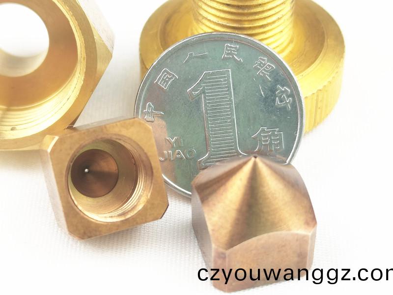 陶瓷吸嘴(zui)，鎢(wu)鋼(gang)吸(xi)嘴(zui)，定製(zhi)吸(xi)嘴(zui)，得(de)人(ren)精(jing)工定(ding)製(zhi)加(jia)工吸嘴(zui)，微(wei)孔(kong)吸(xi)嘴